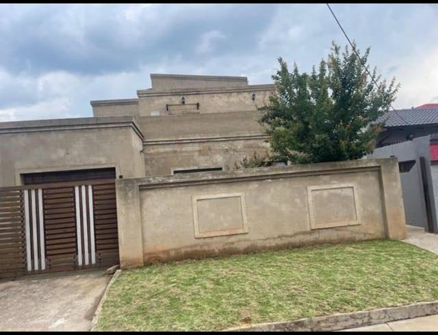 2 BEDROOM PROPERTY TO RENT IN MOROKA